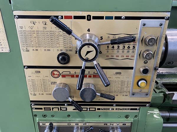 Фото токарно-гвинторізного верстата SNB 400 Фото токарно-гвинторізного верстата SNB 400